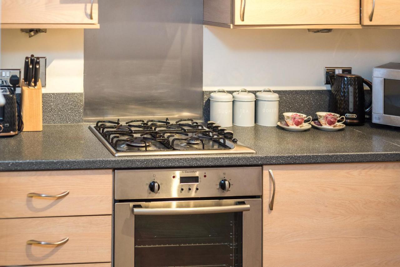 Elegant 2 Bedroom City Centre Apartment - Free Parking - Private Balcony EDI Exterior foto