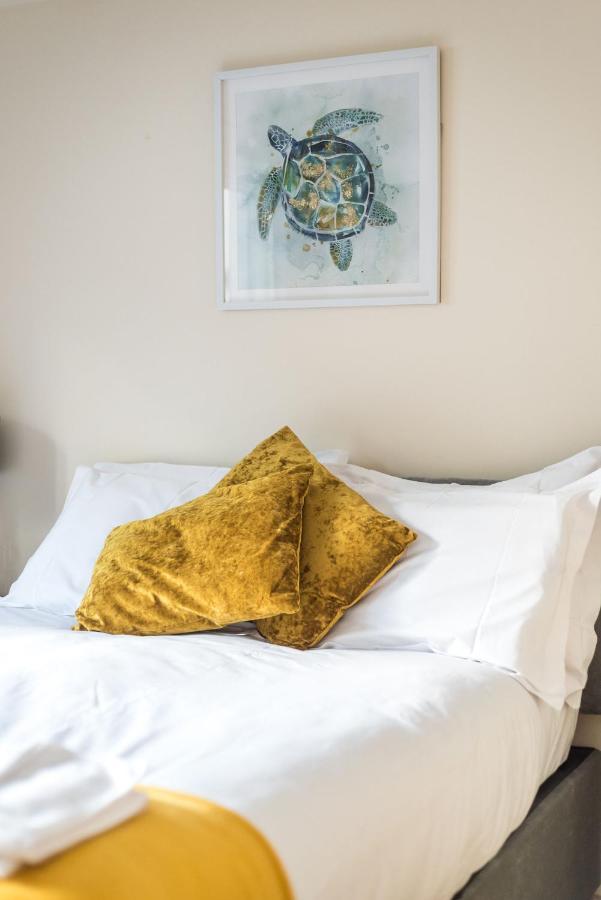 Elegant 2 Bedroom City Centre Apartment - Free Parking - Private Balcony EDI Exterior foto