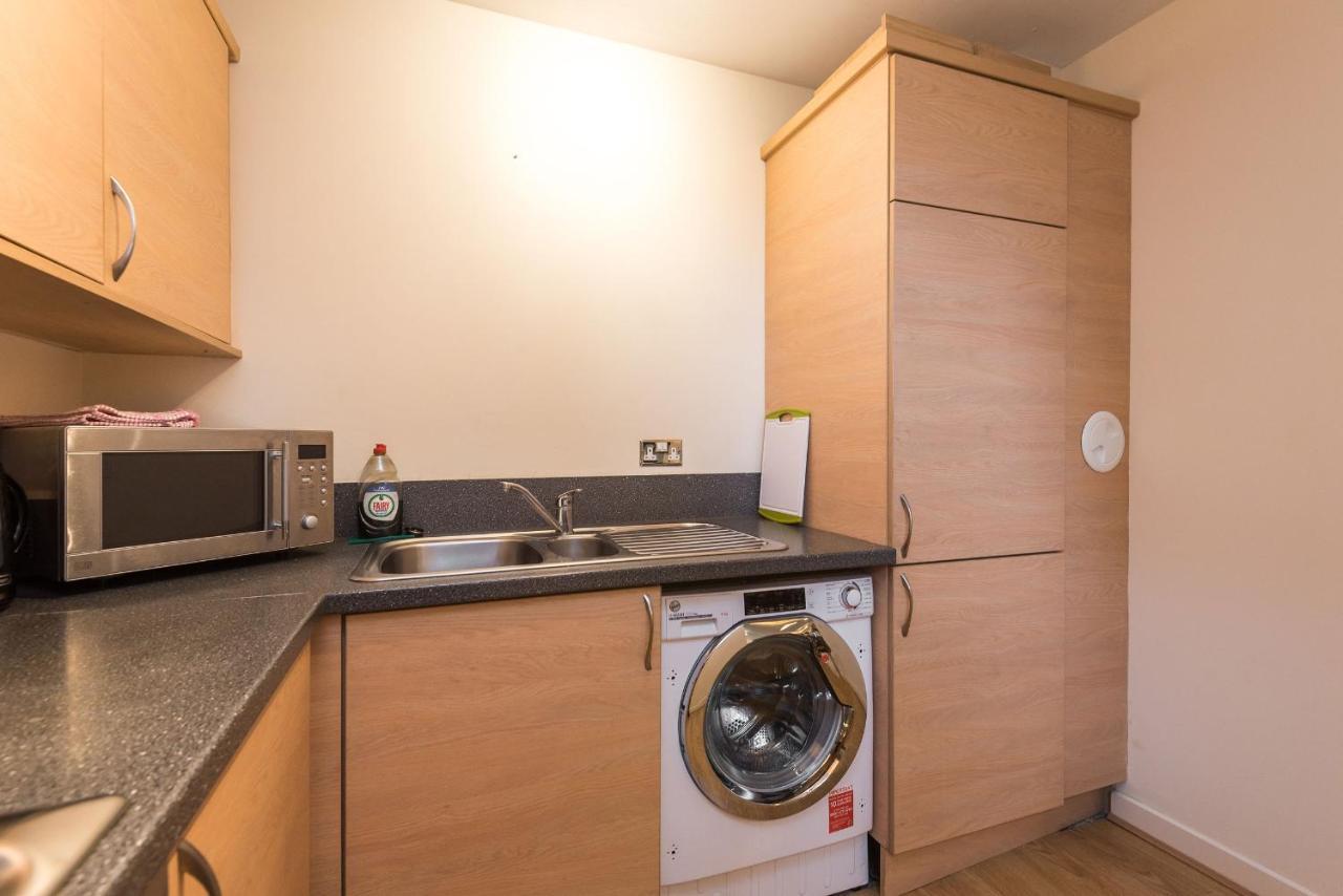 Elegant 2 Bedroom City Centre Apartment - Free Parking - Private Balcony EDI Exterior foto